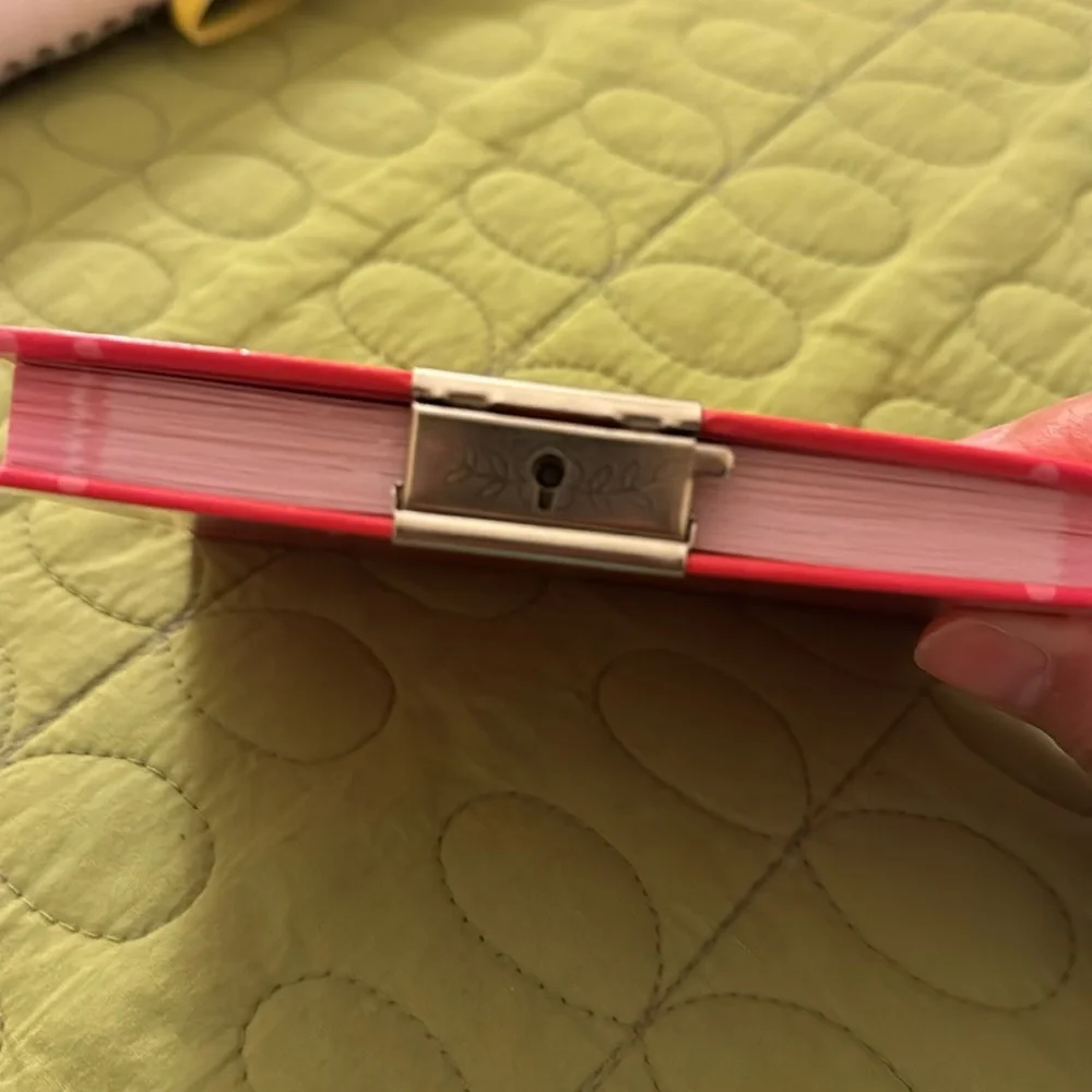 NWOT y2k Sanrio hello kitty mini red notebook diary - Picture 3 of 4